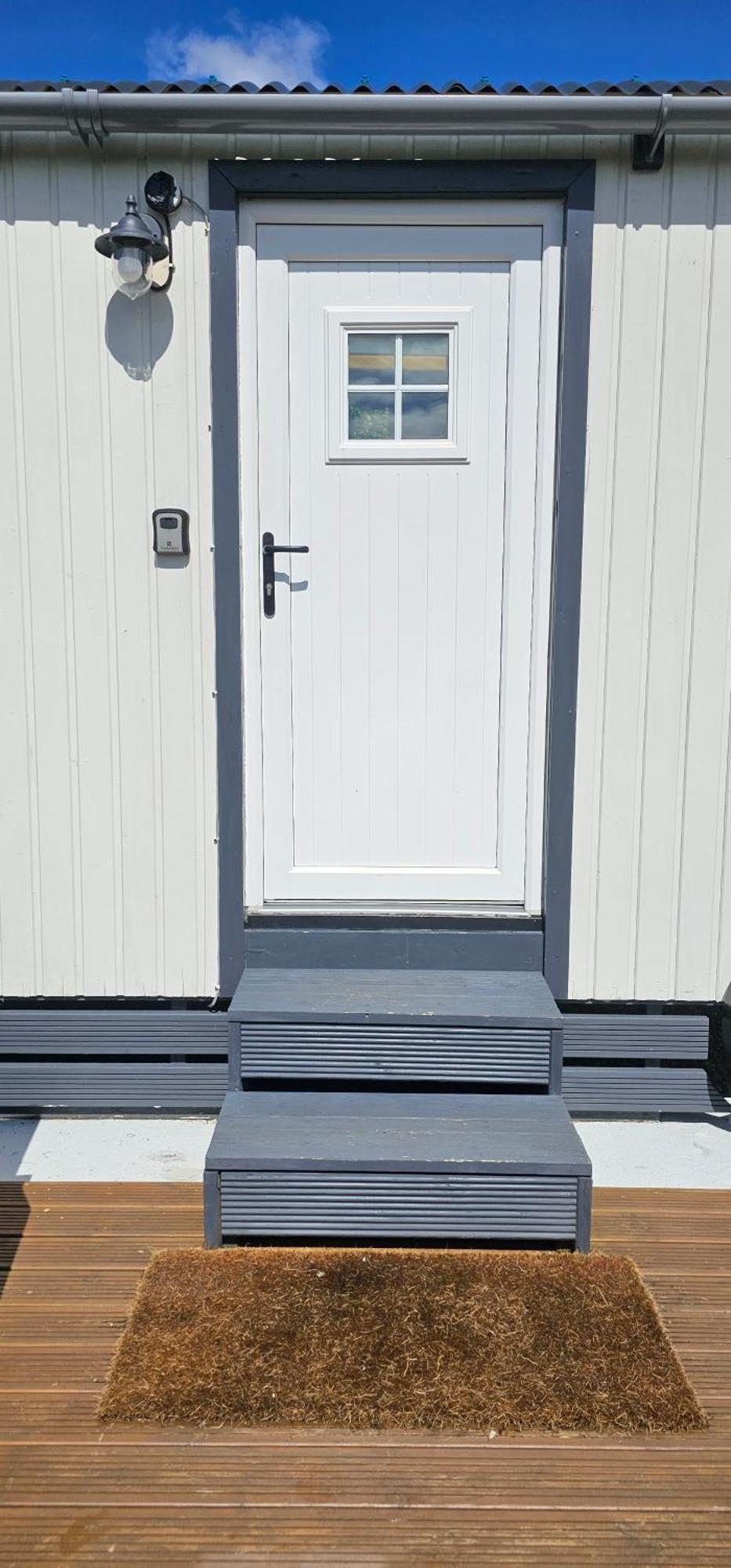 Small Cozy Shepherd Hut 20 By 7 Feet With Boxed In High Double Bed Balmacara Exterior foto